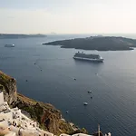 112 Cliff Fira (Santorini)