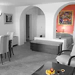 112 Cliff Hotell 3*
