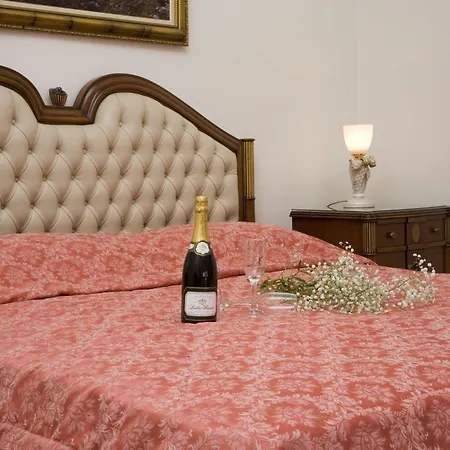 112 Cliff Hotell 3*