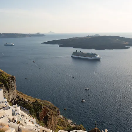 112 Cliff Fira (Santorini)