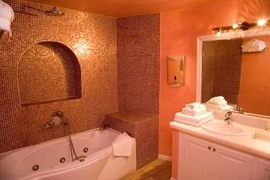 Adamis Majesty 3*