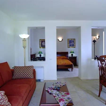 112 Cliff 3* Тира