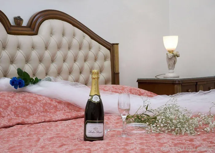 Hotel 112 Cliff Fira (Santorini)