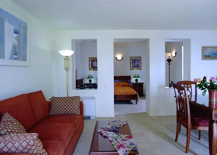 112 Cliff 3* Fira (Santorini)