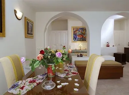 Hotel 112 Cliff Firá