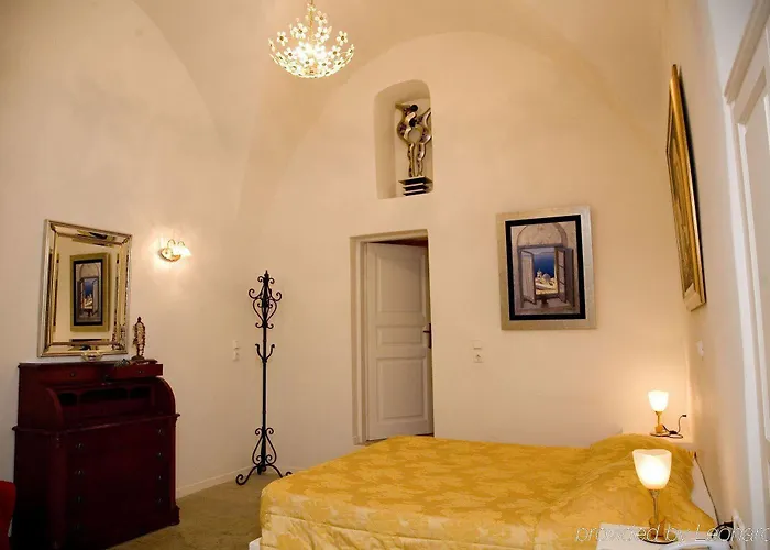 112 Cliff 3* ثيرا